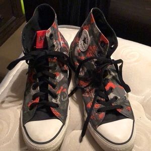 Harley Quinn converse